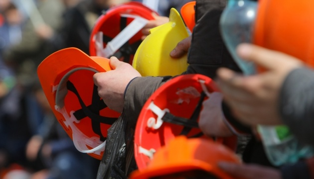МГБ "ЛНР" блокирует протесты шахтеров, отключая мобильную связь и ограничивая доступ к соцсетям
