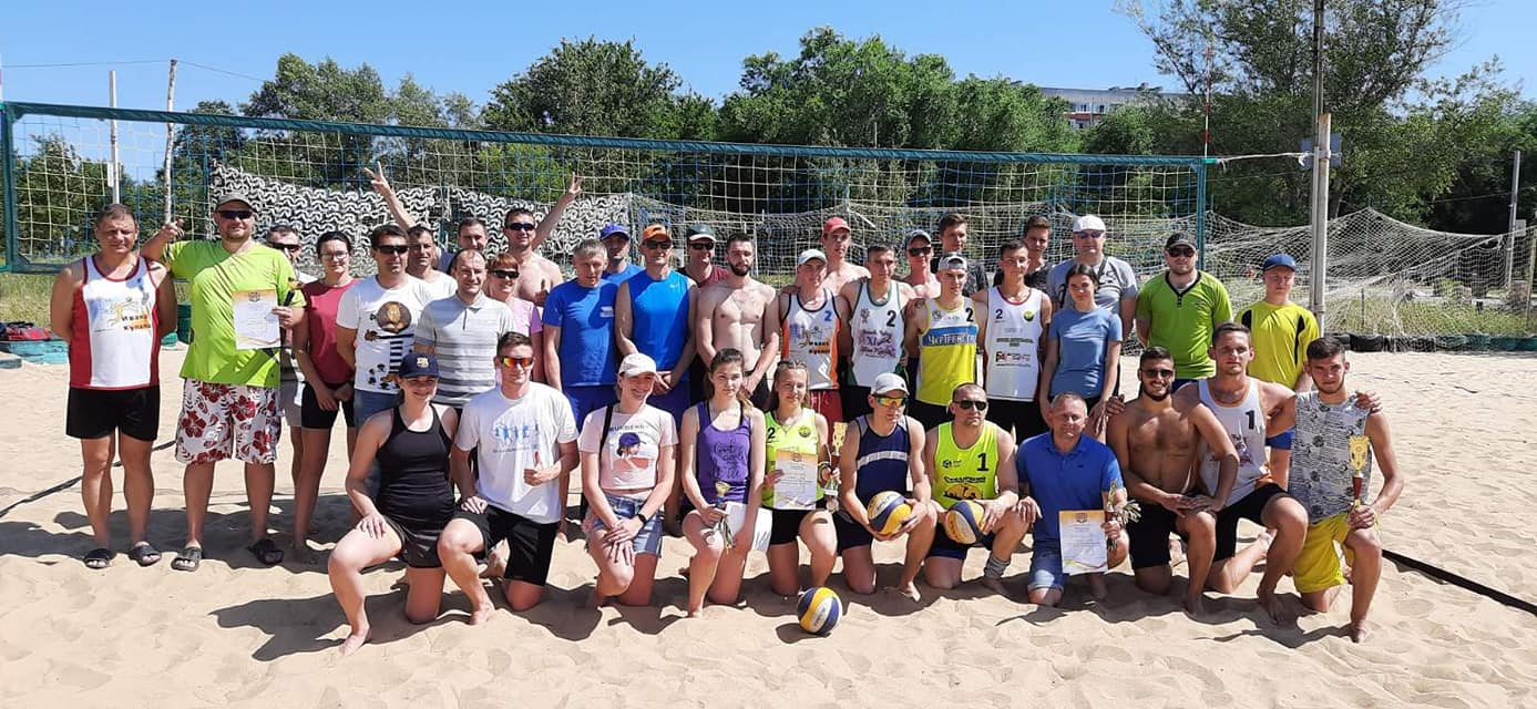 В Северодонецке стартовал чемпионат области по пляжному волейболу