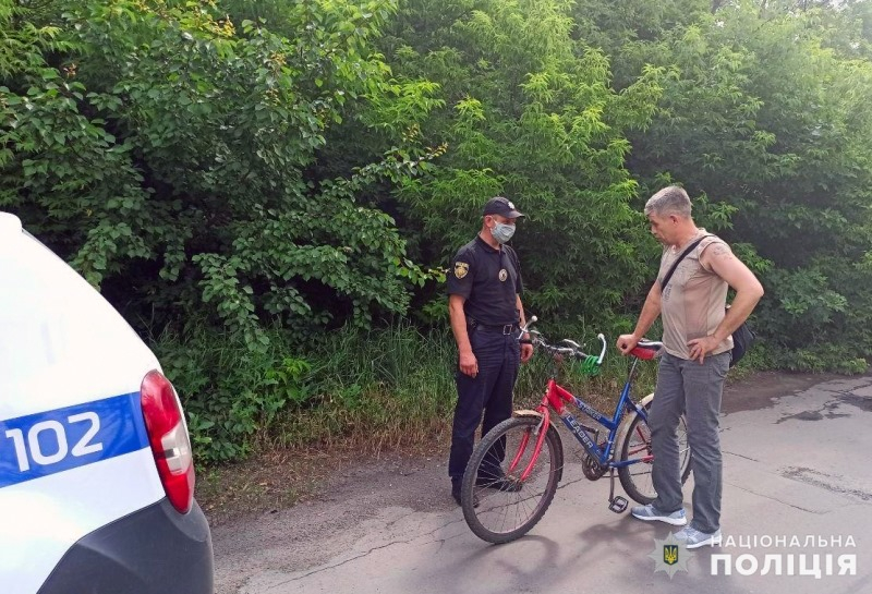 В Авдеевке полиция провела информационную кампанию среди велосипедистов