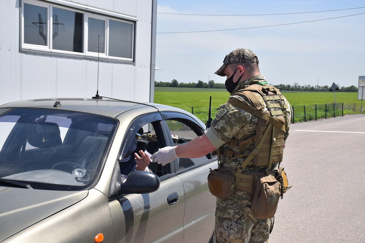 Боевики "ЛДНР" отказываются осуществлять пропуск граждан через линию разграничения