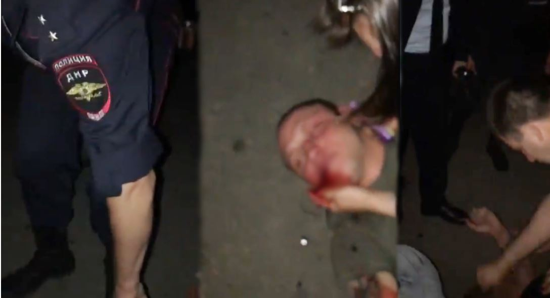 В оккупированном Зугрэсе "полиция" боевиков побила жителей: видео