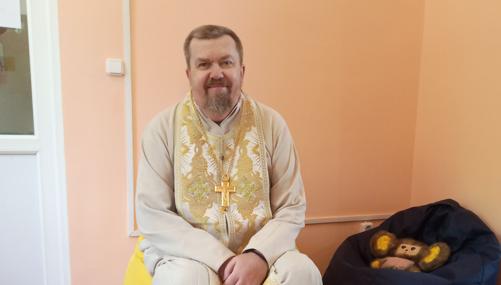 От угла в здании почты до полноценной церкви: как священник ПЦУ помогает громаде на Луганщине