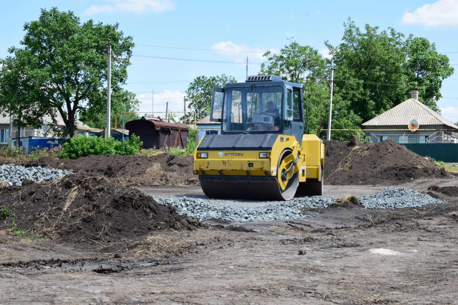 В Волновахе завершили земельные работы на участке под застройку стадиона