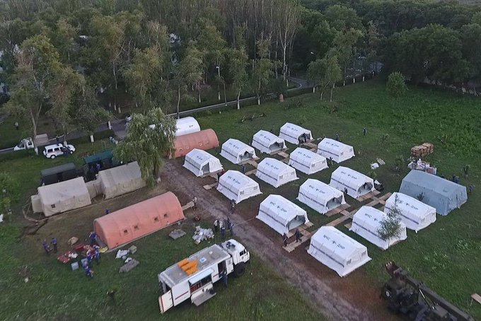 В соцсетях раскритиковали палаточный городок боевиков "ДНР" для обсервации у КПП "Еленовка"