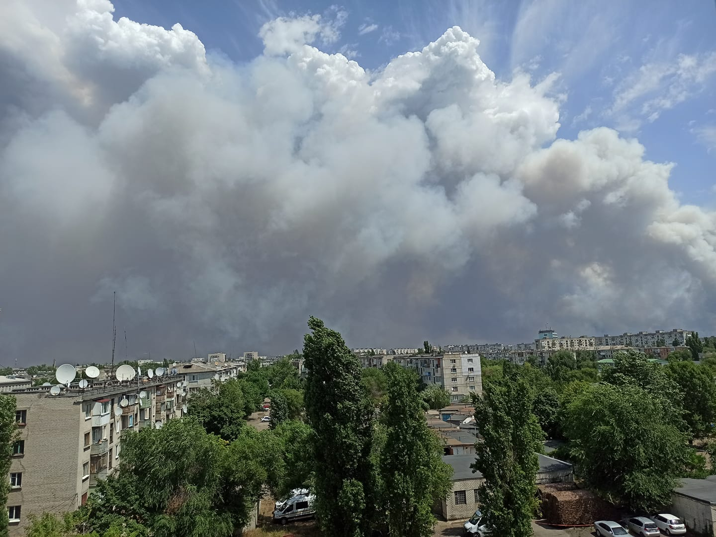 В Луганской области из-за лесного пожара эвакуируют людей