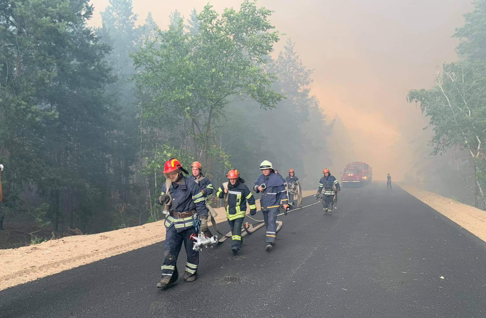 В масштабном пожаре на Луганщине уже погиб один человек, сгорели дачные поселения