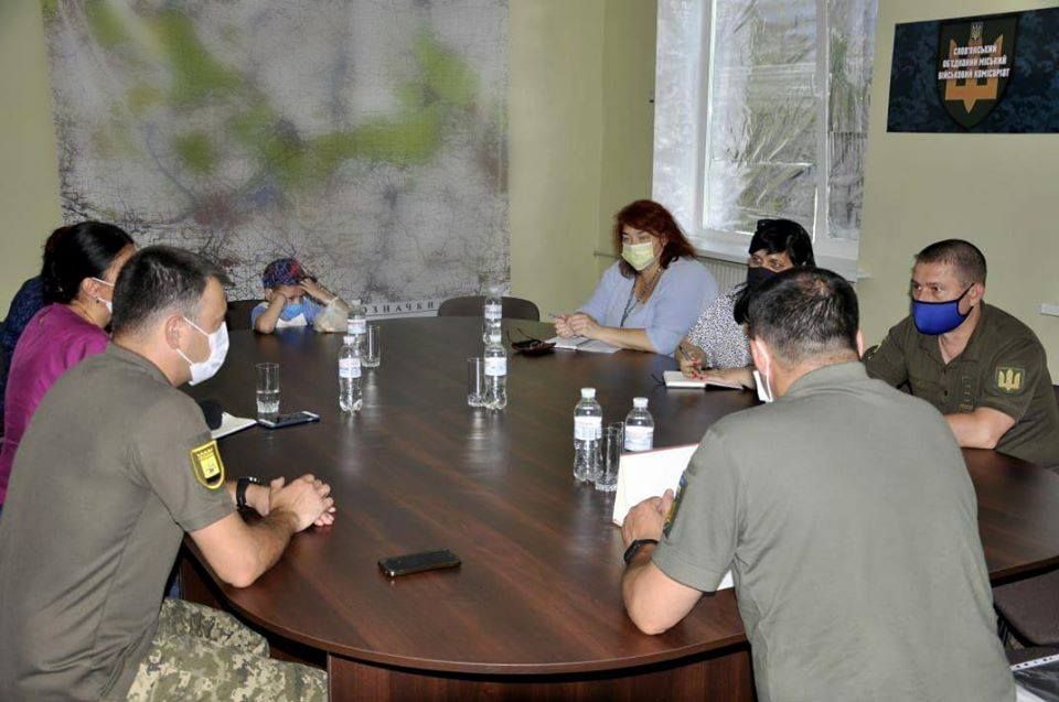 В Славянске провели встречу с семьями военнослужащих, погибших во время боевых действий в ООС