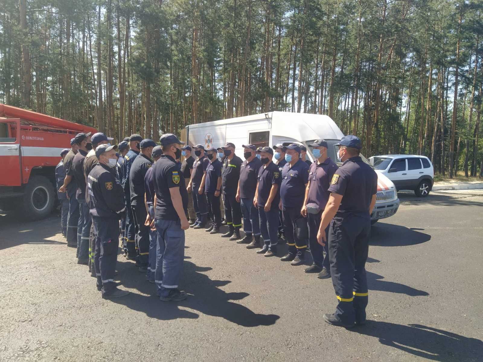 На Луганщине прошла ротация спасателей ГСЧС, задействованных в тушении пожаров