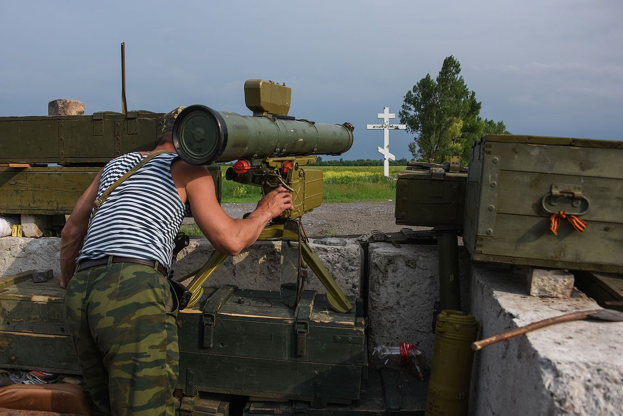 Оккупанты на Донбассе обстреляли из противотанкового комплекса военных, 6 человек ранено