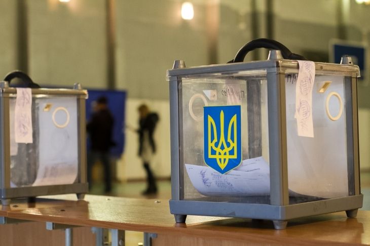 Местные выборы в Украине проведут 25 октября