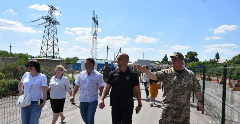 На КПВВ Донбасса появятся мобильные ЦНАПы, - ДонОГА