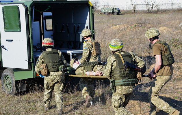 Раненый сегодня в ООС боец скончался в больнице