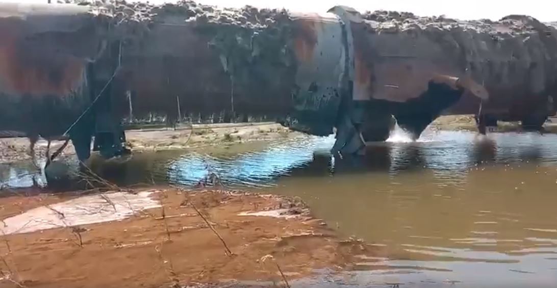 Под Славянскам начали заполнять водой отремонтированный участок водовода: видео