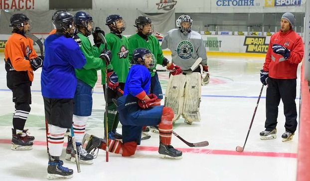 Хоккейный клуб "Донбасс" провел свою первую тренировку: видео