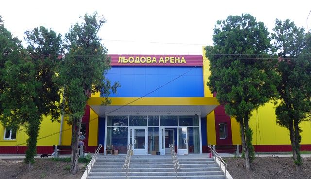 К открытию Ледовой арены в Краматорске закупят спортивный инвентарь
