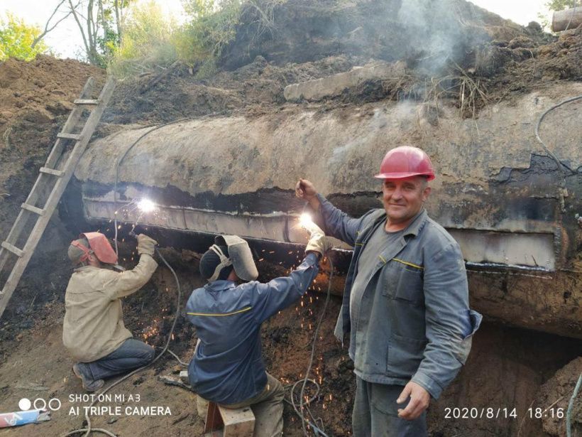 Специалисты КП "Вода Донбасса" устранили повреждения на магистральном водоводе на Донетчине: фото