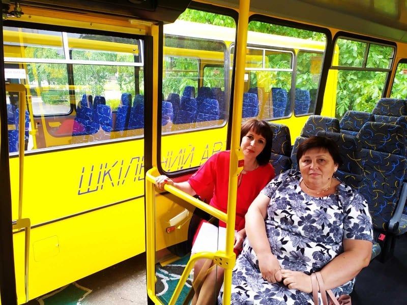 Два прифронтовых населенных пункта Донетчины получили школьные автобусы