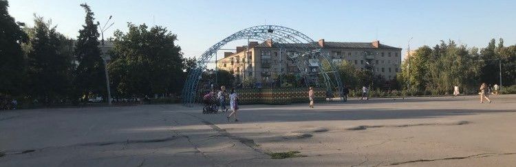 В Славянске ко Дню города обновят сцену