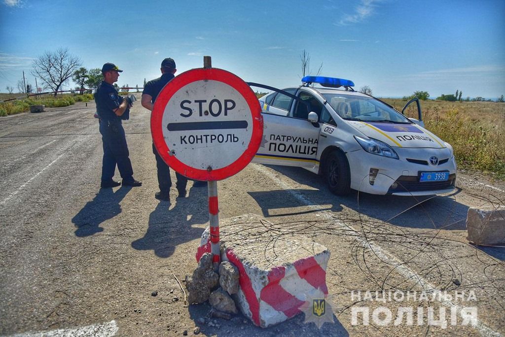 Полиция Донетчины усиливает контроль на блокпостах: что известно