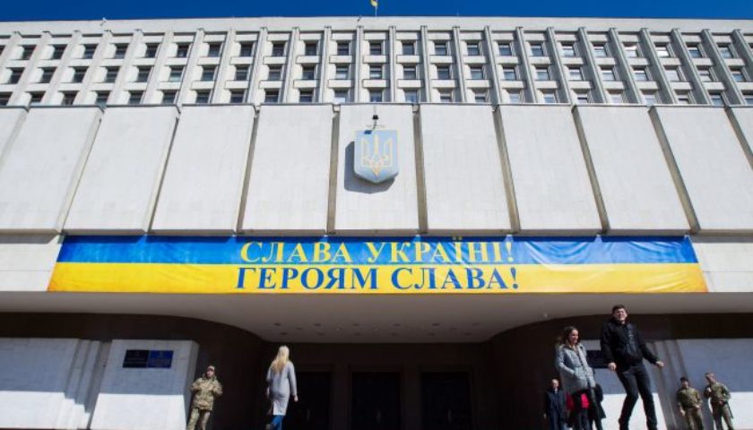 Місцеві вибори на Донбасі: ЦВК звернулася до Луганської та Донецької ОДА