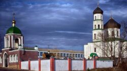 Вікові сосни та унікальні храми: що подивитися в Кремінній та околицях