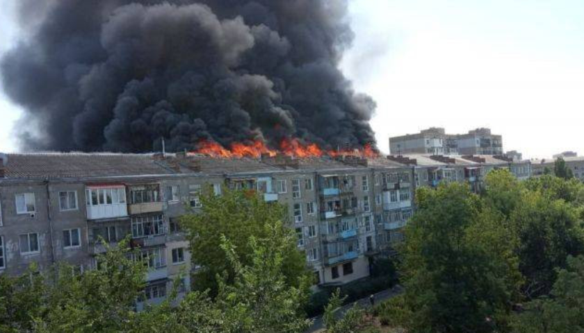 В окупованому Донецьку з палаючої багатоповерхівки врятували 12 осіб