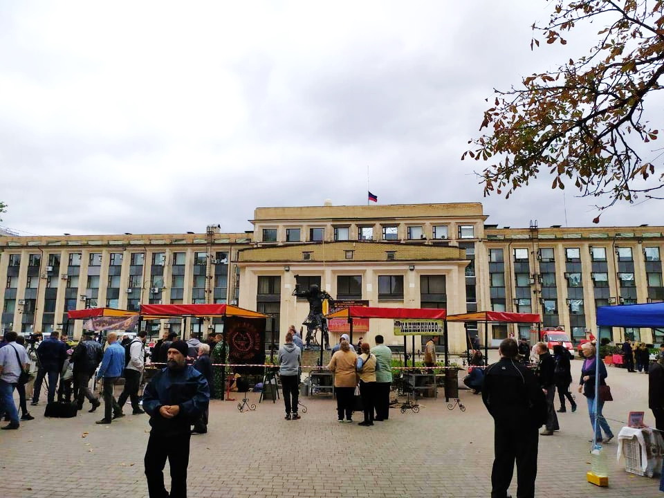 В ОРДО проводят фестиваль кузнечного мастерства без соблюдения карантинных ограничений