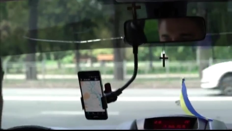 Бывший мэр Дебальцево работает водителем в такси Uber и рассказывает пассажирам правду о захватчиках Донбасса