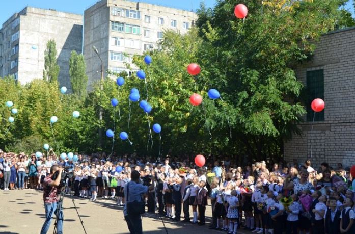 На оккупированной Луганщине детей учат “русскому миру”: фото