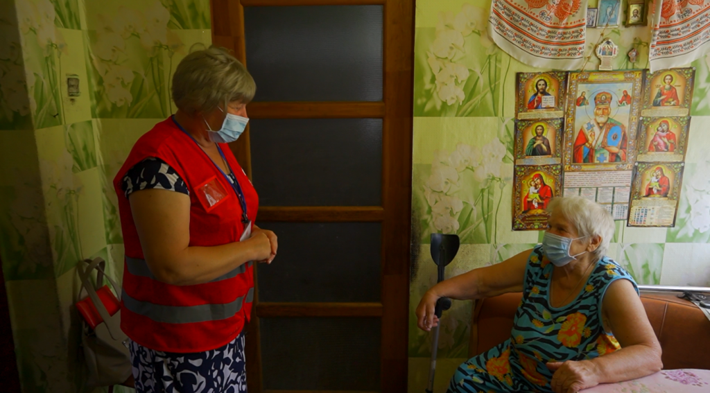 На Луганщине рассказали, как работают патронажные сестры Красного Креста