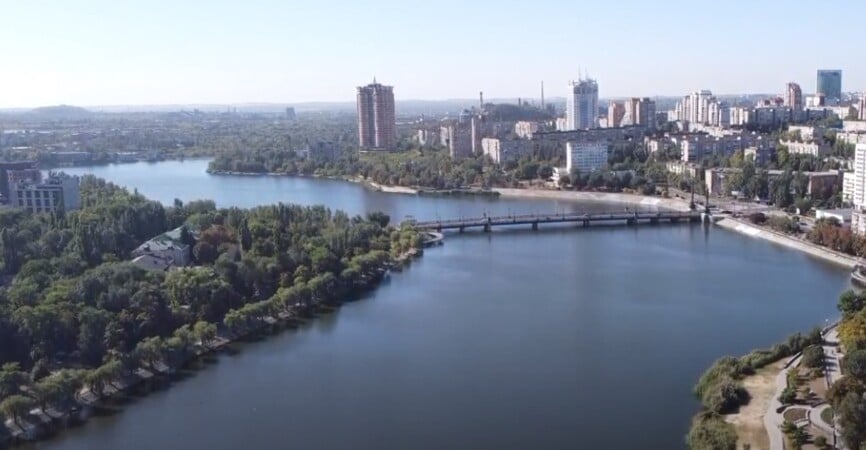 У мережі показали фото Кальміуського водосховища в центрі окупованого Донецька