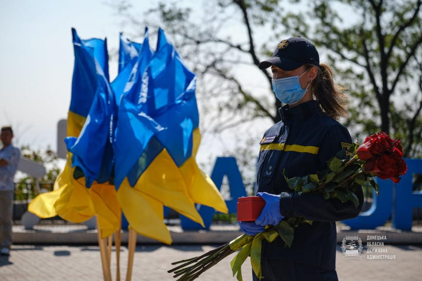 Спасатели Донетчины получили сертификаты на получение специальной одежды на сумму 2,5 млн грн