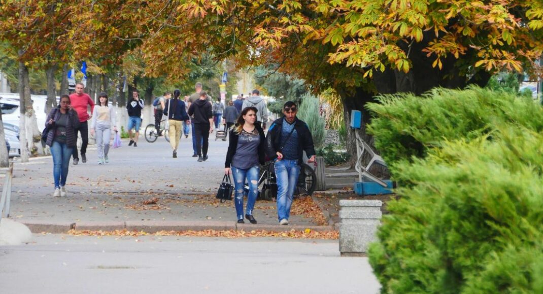 Ще не в "червоній", але вже не в "зеленій": Слов'янськ серед п'яти міст регіону, де посилили обмеження