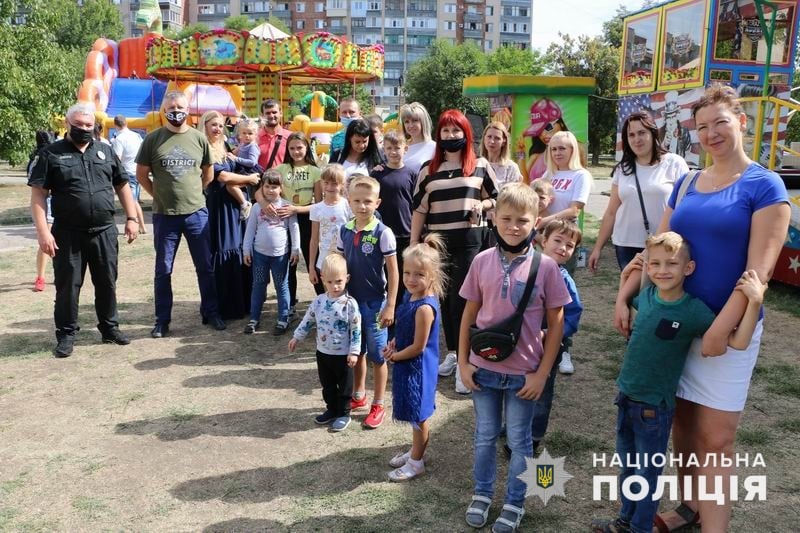 В Славянске для детей полицейских устроили праздник