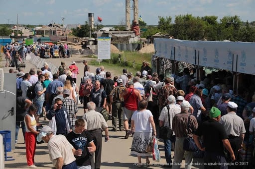 На Донеччині організують пункти тимчасового проживання для людей, які не можуть перетнути лінію розмежування