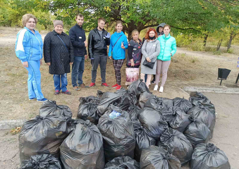 На Донеччині більше 2000 молодих людей приєдналися до Всесвітнього дня прибирання "World Cleanup Day"