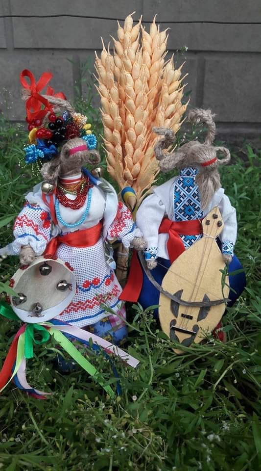 Мотанки со столетней историей. Как в Станице Луганской мастерица в четвертом поколении создает традиционные украинские изделия