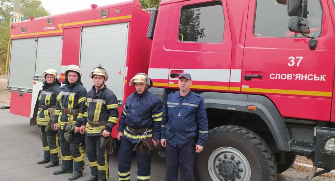 Пожежі на Луганщині гасять 11 рятувальників зі Слов'янська