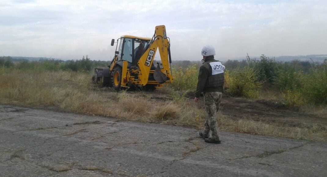 ОБСЄ і фахівці ДСНС здійснили розмінування ділянок дороги між Золотим і Первомайському