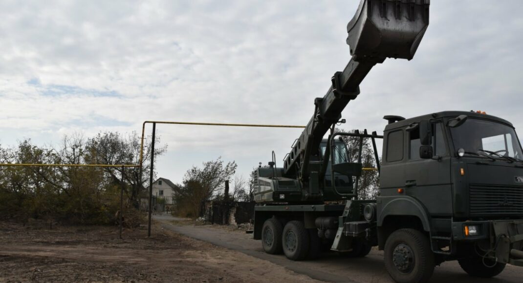 У населених пунктах на Луганщині, які постраждали від пожеж, починають відновлювати електропостачання та подачу газу