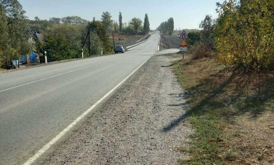 На Донеччині завершили капремонт мосту на дорозі Мирноград-Гродівка: фото