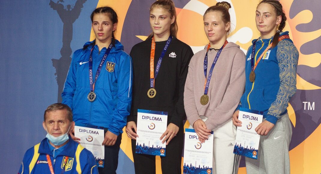 Спортсменки Донецкой области завоевали 5 медалей на Кубке Украины по борьбе