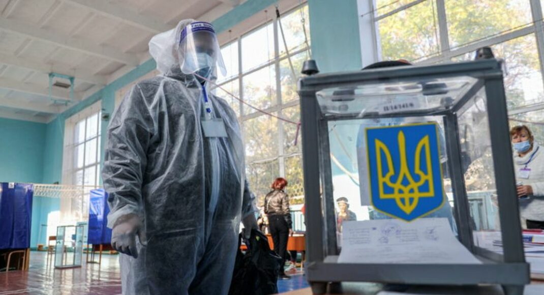 Мэр-хулиган и подвоз избирателей: как Луганщина выбирала местную власть