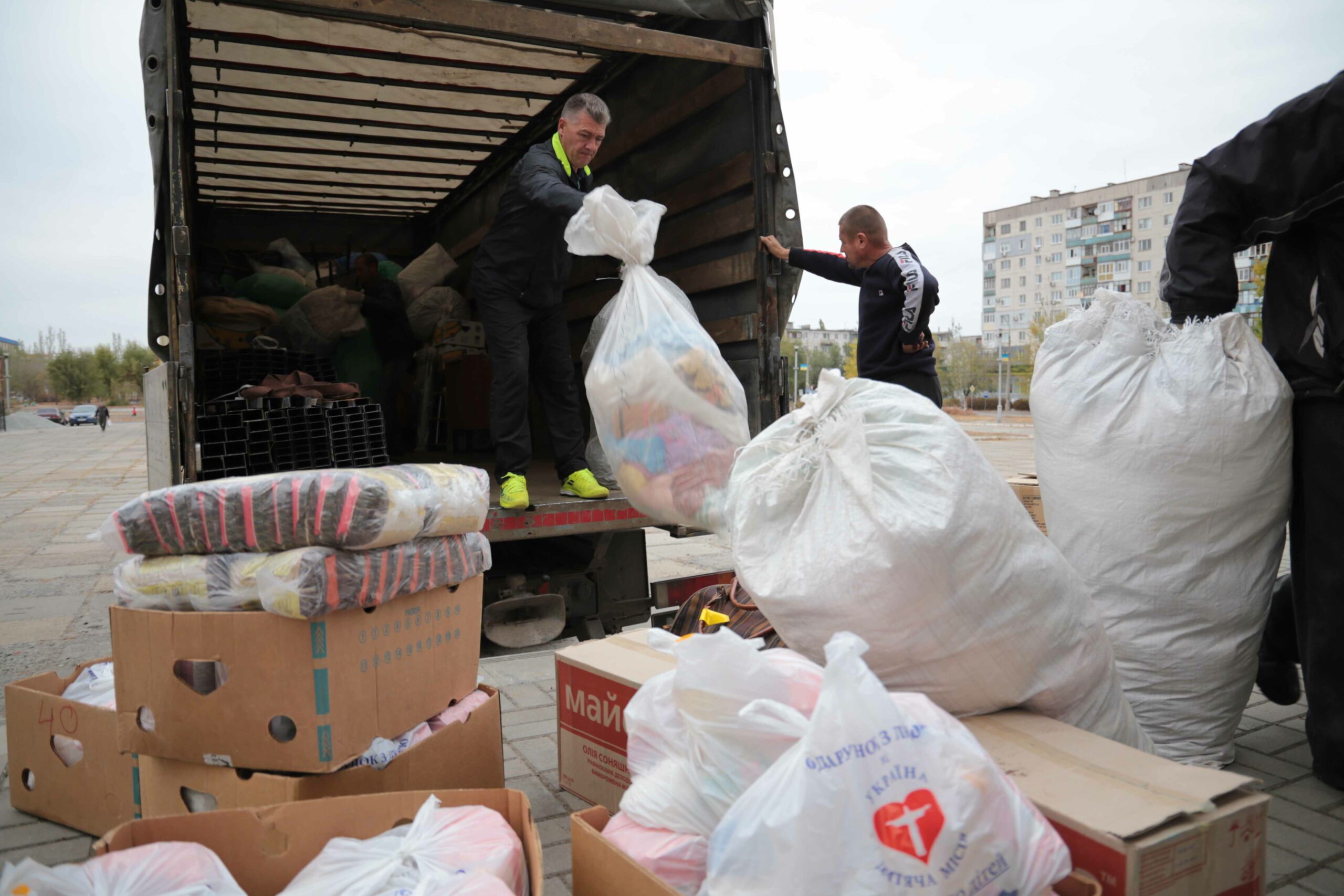 Волинь направила гуманітарну допомогу постраждалим від пожеж на Луганщині: фото