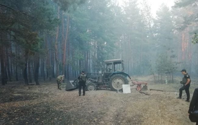 У Станиці Луганській фермери і співробітники лісової охорони приєдналися до ліквідації пожеж