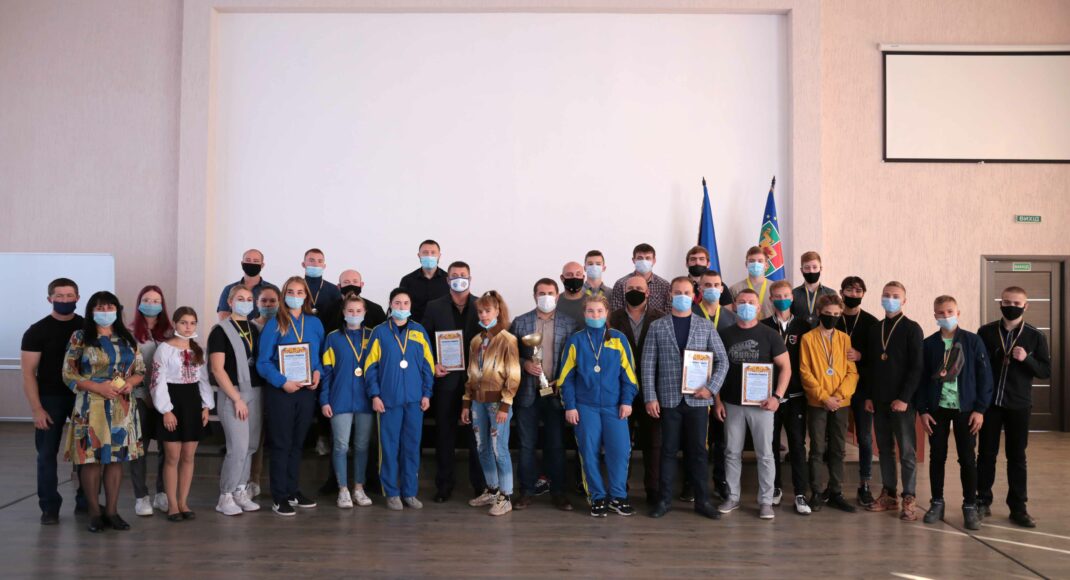 Спортсмены Луганщины на Всеукраинских соревнованиях установили девять рекордов Украины и получили 36 наград