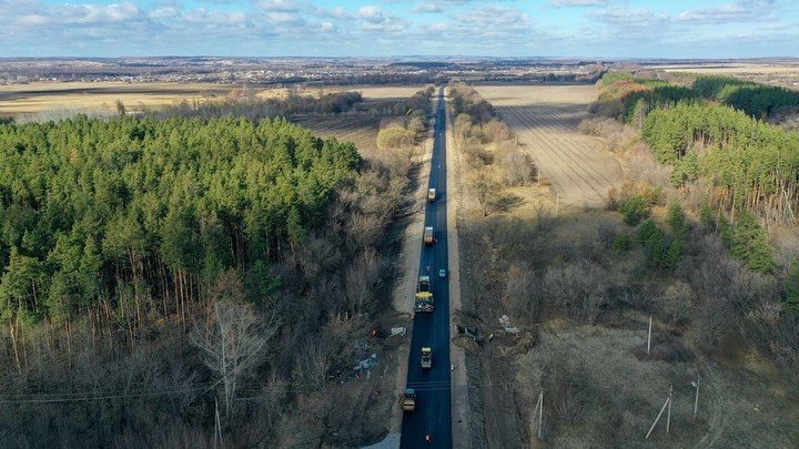 На Луганщині продовжують ремонт траси Старобільськ-Донецьк: фото