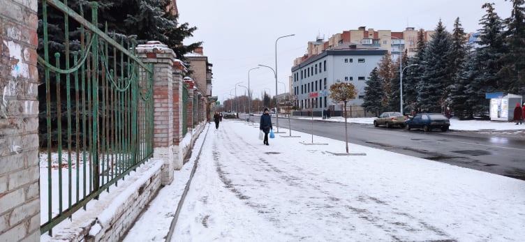 В Славянске выпал первый снег: жители города делятся фото