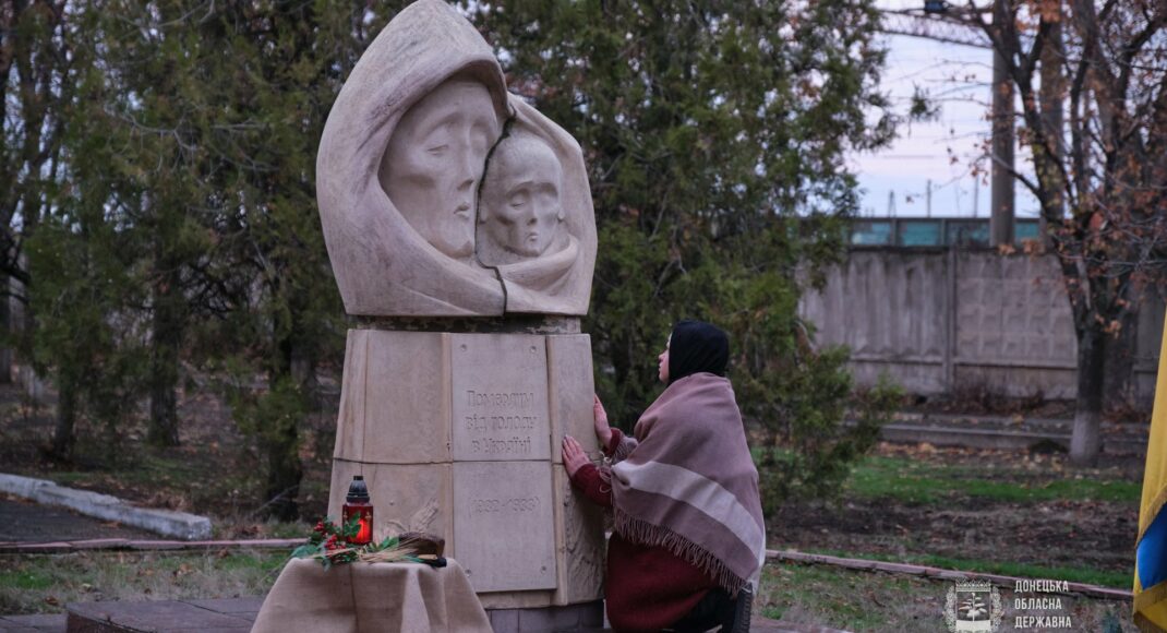 На Донетчине почтили память жертв голодоморов: фото, видео