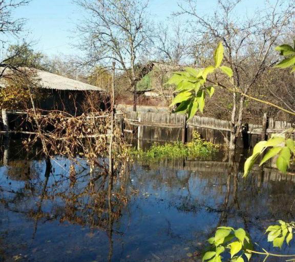 В окупованому Донецьку селище порівняли з "Венецією": затопило будинки місцевих жителів